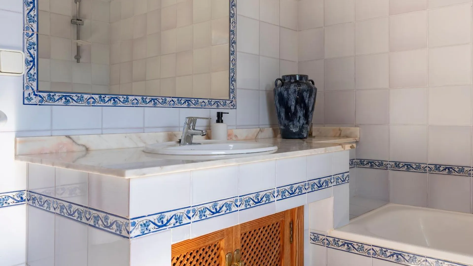Villa Sal I Vent- Mediterranean Sea Views Льюкмайор